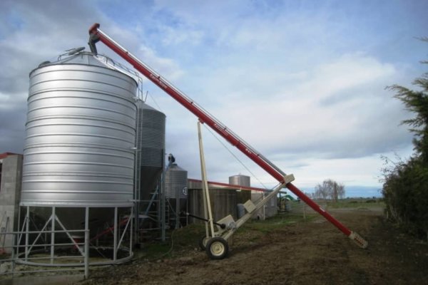Conventional Grain Auger At Work | FarmChief