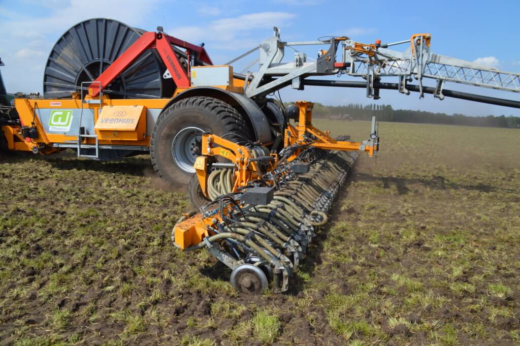 Veenhuis Rotomax Drag Hose System | Excels in Damp Soil | FarmChief