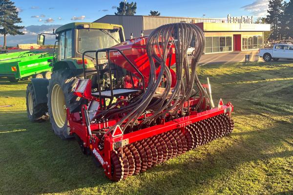 FarmChief Machinery Moore Uni Drill Single Disc Direct Drill