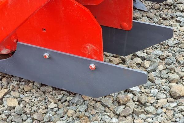 Variety of side boards to assist in the different contour of the paddock and different crop