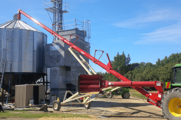 FarmChief Machinery 1050 BackSaver Grain Auger