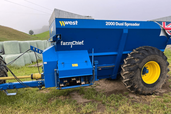 FarmChief Machinery West Dual Muck Spreader
