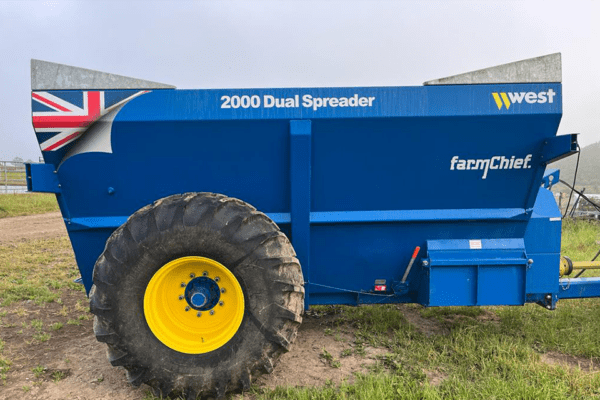 FarmChief Machinery West Dual Muck Spreader
