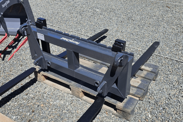 FarmChief Machinery Attachments Pallet Forks