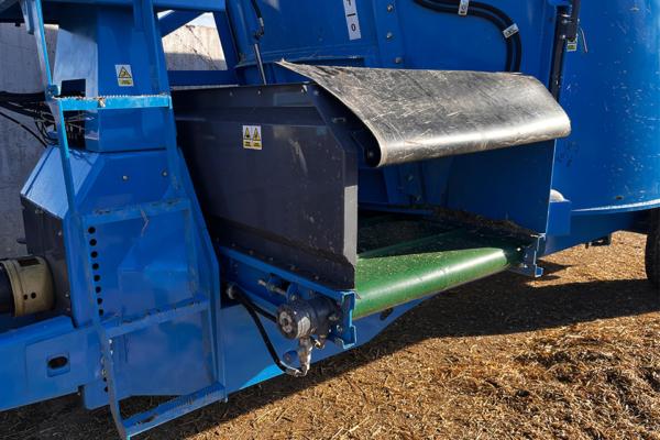 FarmChief Machinery Rhino Mixer Feeder Diet Wagon