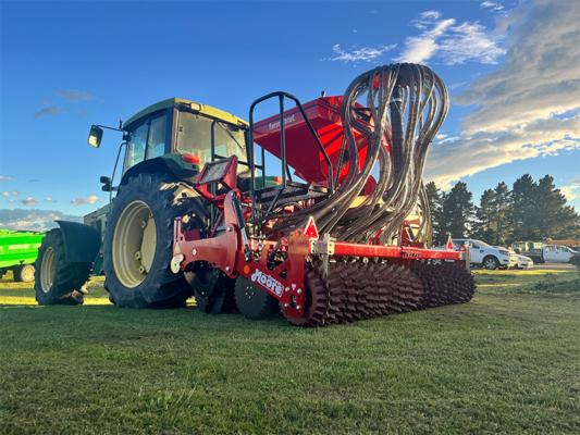 FarmChief Machinery Moore Uni Drill Single Disc Direct Drill